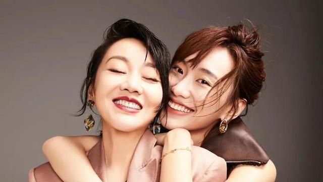 闫妮|闫妮和邹伟离婚18年了，两人的生活相差太大