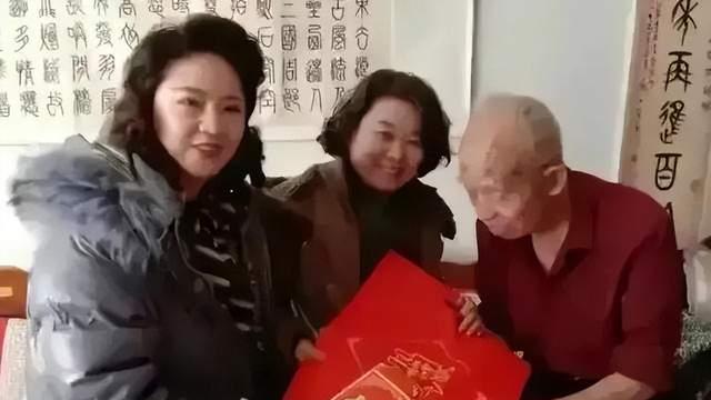 李少莉|李少莉风波持续发酵，点读被解释为严谨，大众只是质疑其真实能力