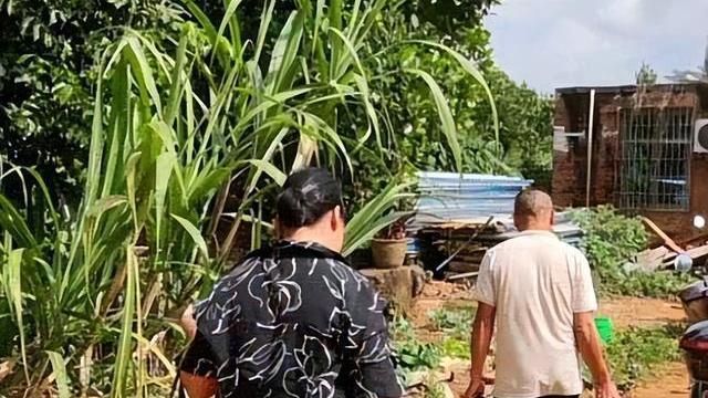 全红婵家小院重新装修！大门及外墙焕然一新，全爷爷站在门口监工