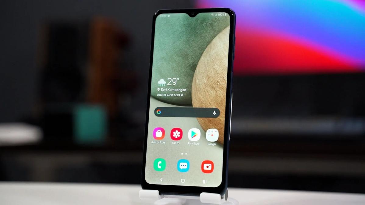 iPhone|“为什么不愿意换手机”，这还用问？