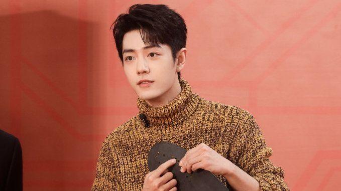 刘诗诗|当肖战与刘诗诗撞衫，穿同款毛衣亮相，一个帅气绅士一个潇洒甜美