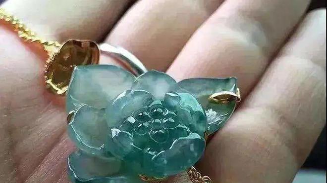 |?翡翠雕刻常见的莲花形态，到底是什么意思