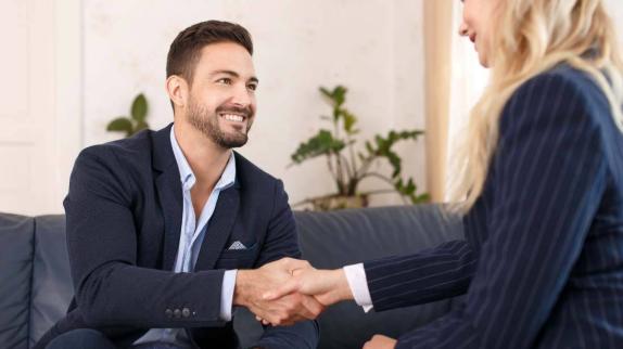 |同事总是在背后说你坏话，怎么办？