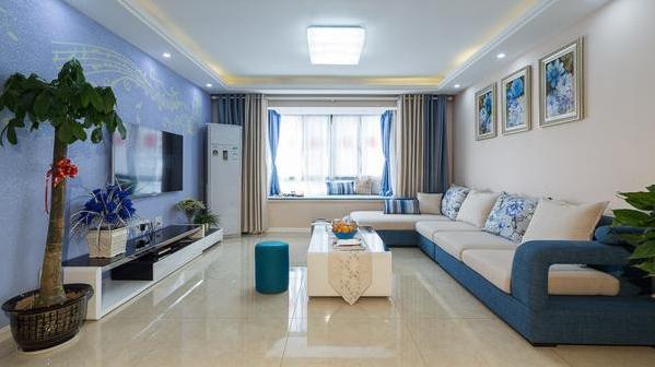 晒晒刚入住的130平新房，客厅加高30公分做个地台，效果赞爆了！