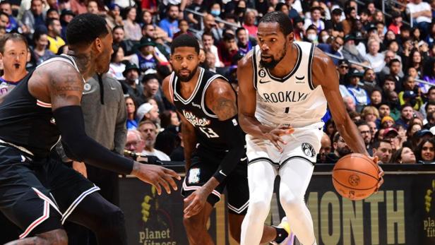 8中1！7中1！篮网终于忍不住了，交易吧，联盟第一神射手已在阵中