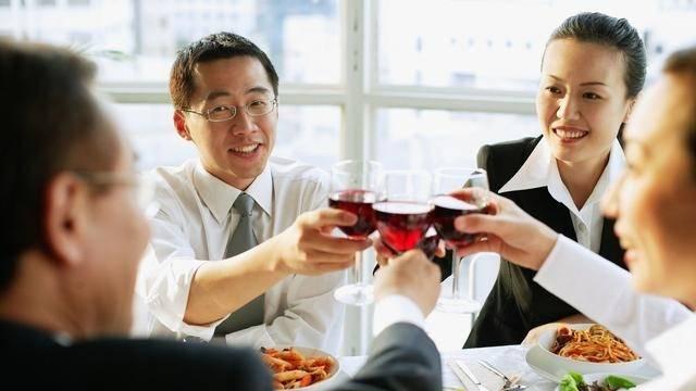 穿衣搭配|请领导吃饭怎么做？只有诚意可不行，办公室主任：牢记“十步法”