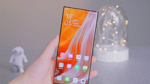 中兴|16G+1TB现货没人买？中兴Axon40Ultra难遇“伯乐”