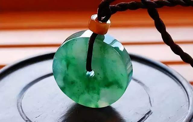 翡翠|什么是翡翠厚桩？翡翠的厚度重要吗？