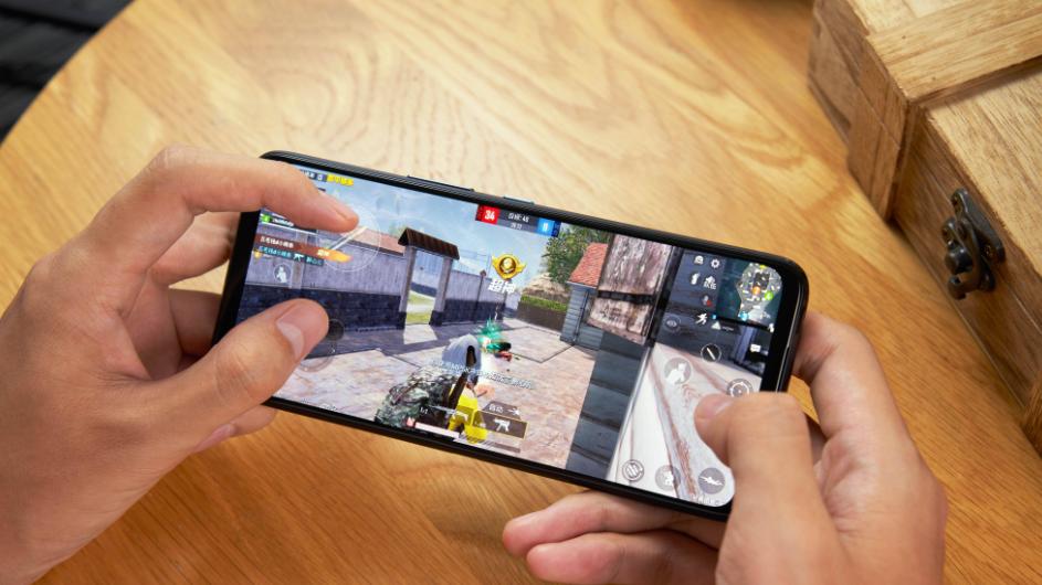 小米科技|续航焦虑克星来了？这款安卓旗舰问鼎多个榜单，比苹果旗舰还猛