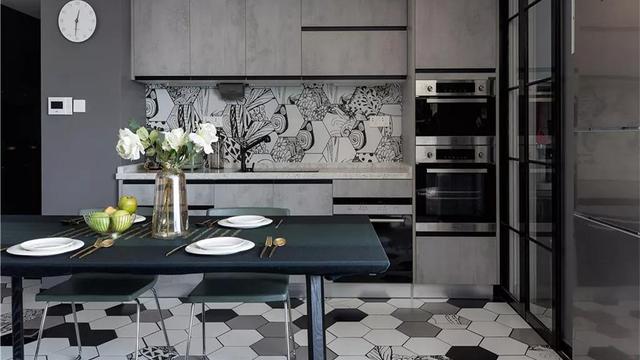 131平现代三居室，以黑白灰为主的轻奢风设计非常好看