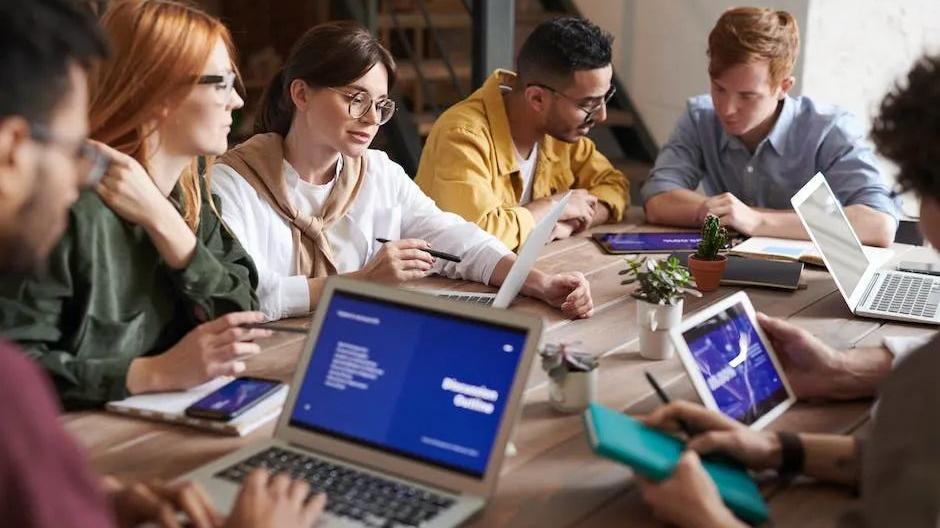 跳槽|跳槽一家新公司，入职第一天老员工跟我吐槽公司，吓的我也想离职