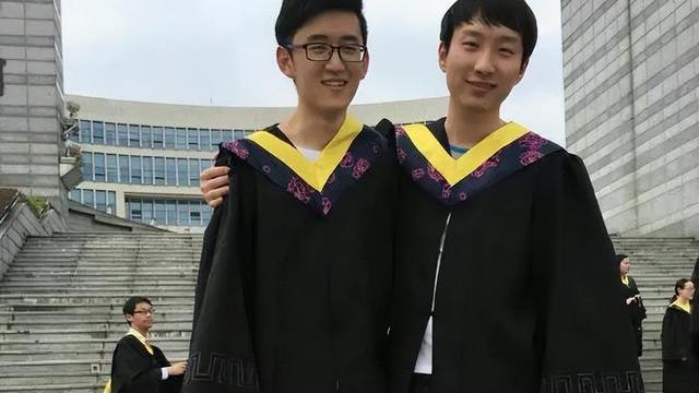 大学|儿子从名牌大学毕业，老两口却强颜欢笑，“没想到他在画大饼”