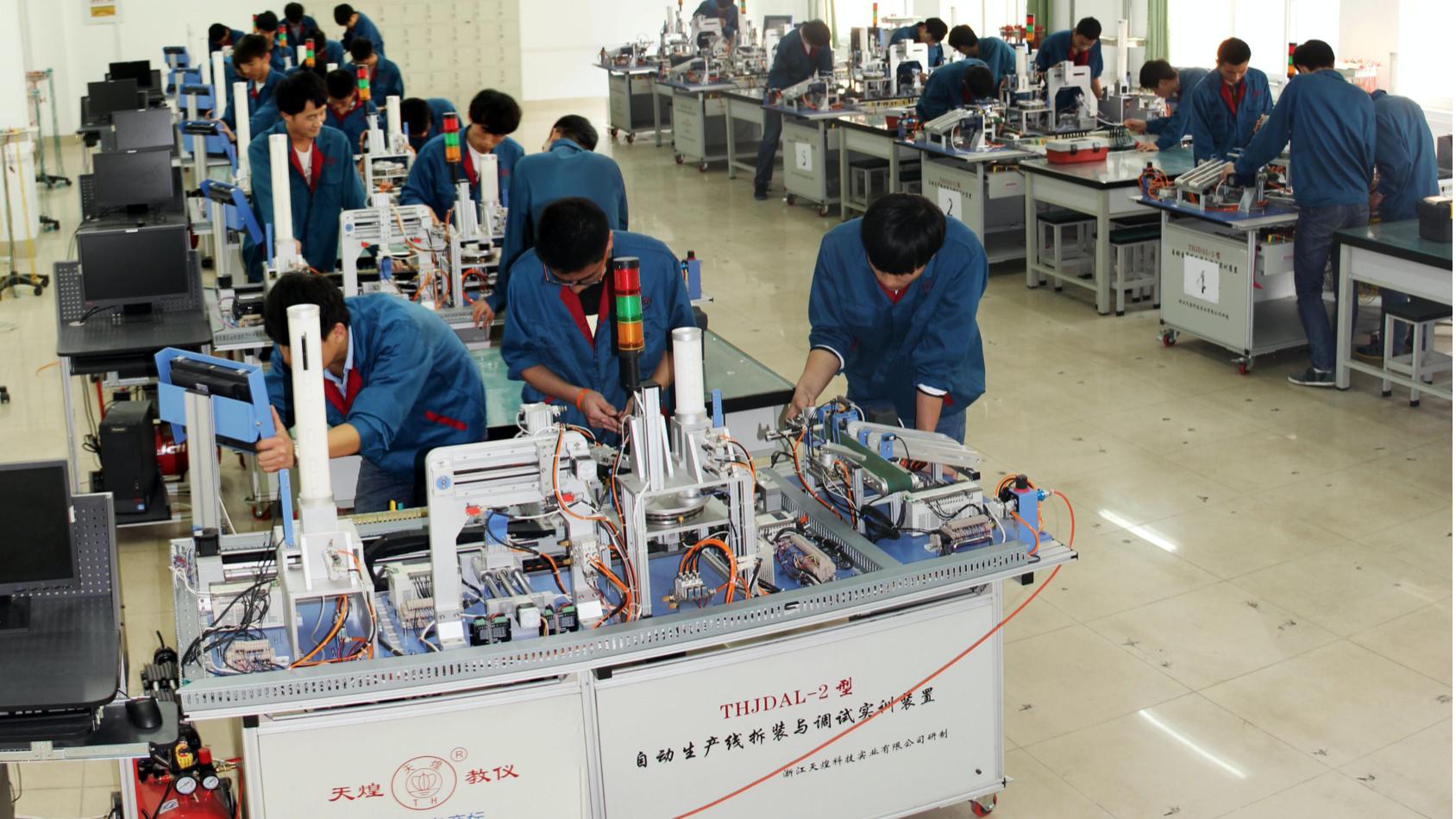 大学|大学里“招录人数”最多的10个专业，有些就业靠谱，但大部分竞争激烈