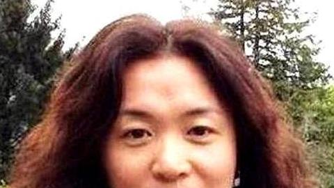 金星|52岁金星重返男人本色？一身男装素颜曝光，网友大呼：太洒脱了