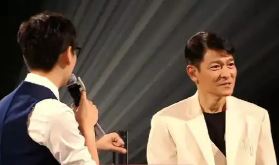 刘德华|刘德华一场免费演唱会，人气超3.5亿次，仍有人黑？