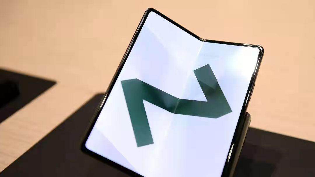 |这届年轻人为何不愿换手机了？