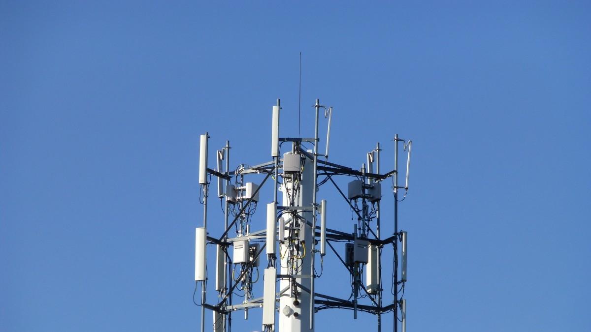 基站|关机、拔卡还能定位，“无所不能”的行程码，究竟是怎么做到的？