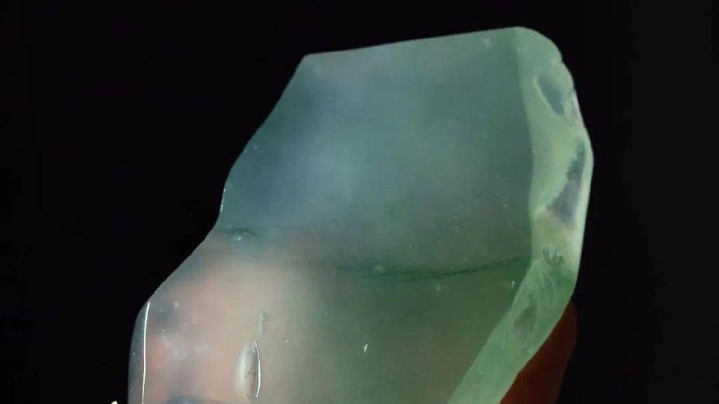 翡翠|玉赏 ▏巧雕翡翠片料，真是太美了！