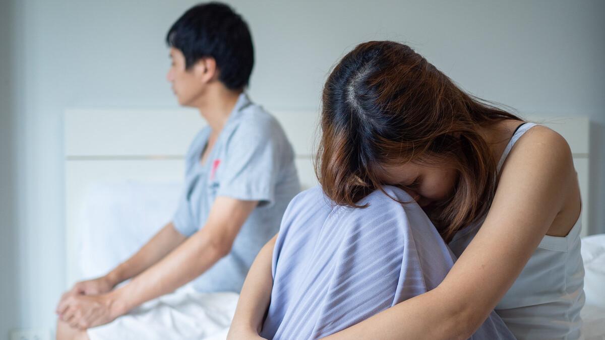 妻子风雨不改天天夜跑，妻子：减肥，我：滚，减肥去小树林？离婚