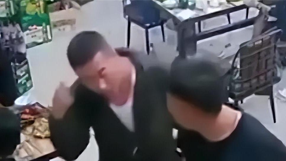 陈继志被传已潜逃国外，背后还有“保护伞”，真相是啥？