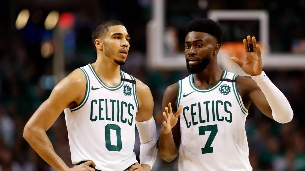 瞄准NBA总冠军！美媒：3换1交易曝光，雄鹿野心大，斯通表示欣赏