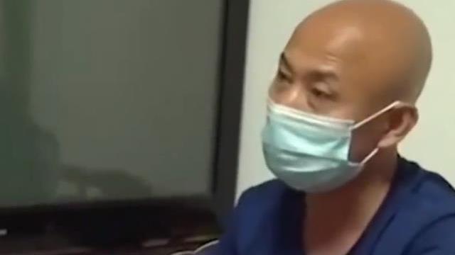 大老板破产后整日逛公园，妻子都快气哭了：你去送个外卖也行啊！