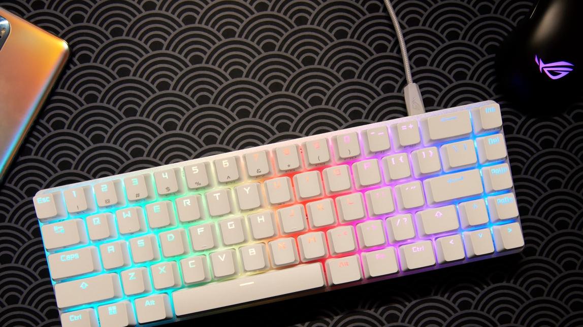 轻装上阵——ROG 魔导士 月耀白 竞技版机械键盘