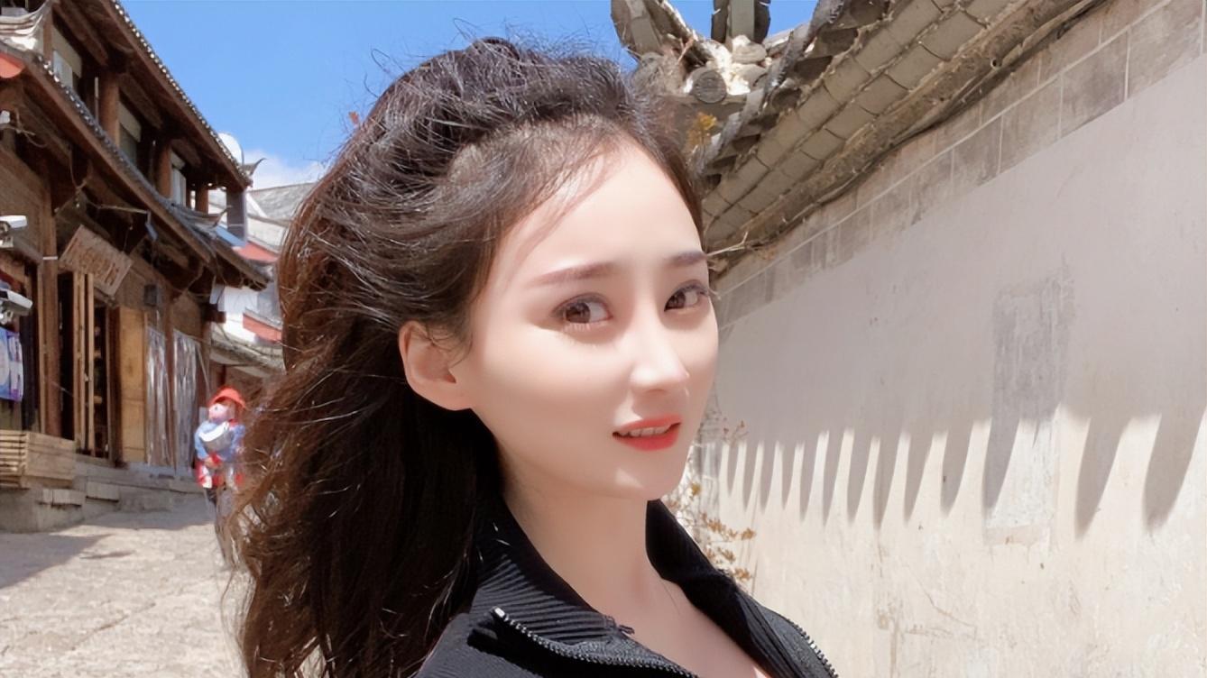 沈曼|长得难看，唱歌难听，还爱装！沈曼跳槽外站后，遭二驴等主播排挤