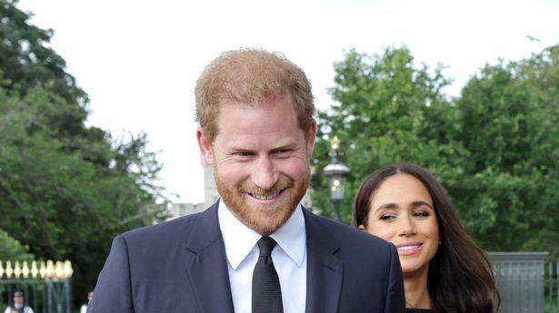 鲍尔|梅根接近哈里真实目的被揭露：从未真心想嫁入王室，只是想要钱