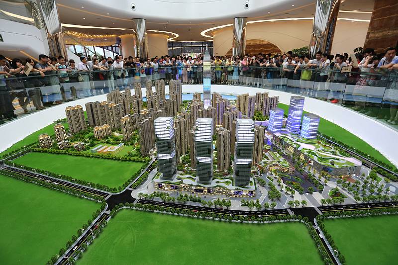 房价|2022年不买房，5年后将“买不起”还是“更便宜”？曹德旺说出答案