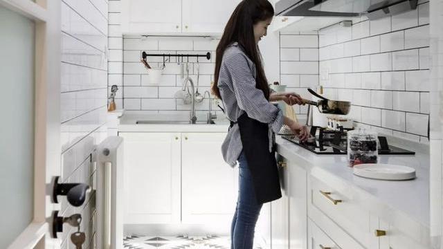 闺蜜新家装修，坚持改动两处墙体，完工后比毛坯房还宽敞，晒晒！