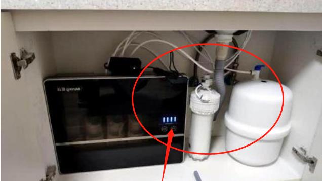 老师傅吆五喝六痛骂道：脑子坏了，才装这13处！全是败家不实用项