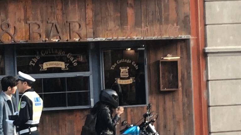 杨幂|杨幂《谢谢你医生》骑摩托车路透，即将定档上星黄金档播出？