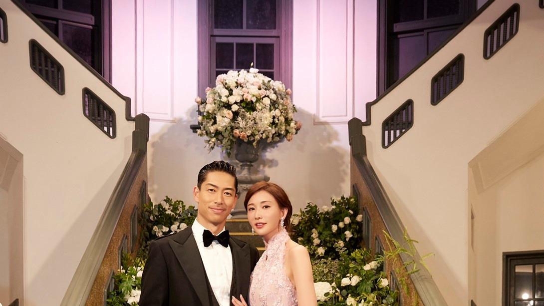 林志玲|47岁林志玲现身活动做DJ打碟，穿抹胸裙大秀身材，摇头晃脑气氛嗨