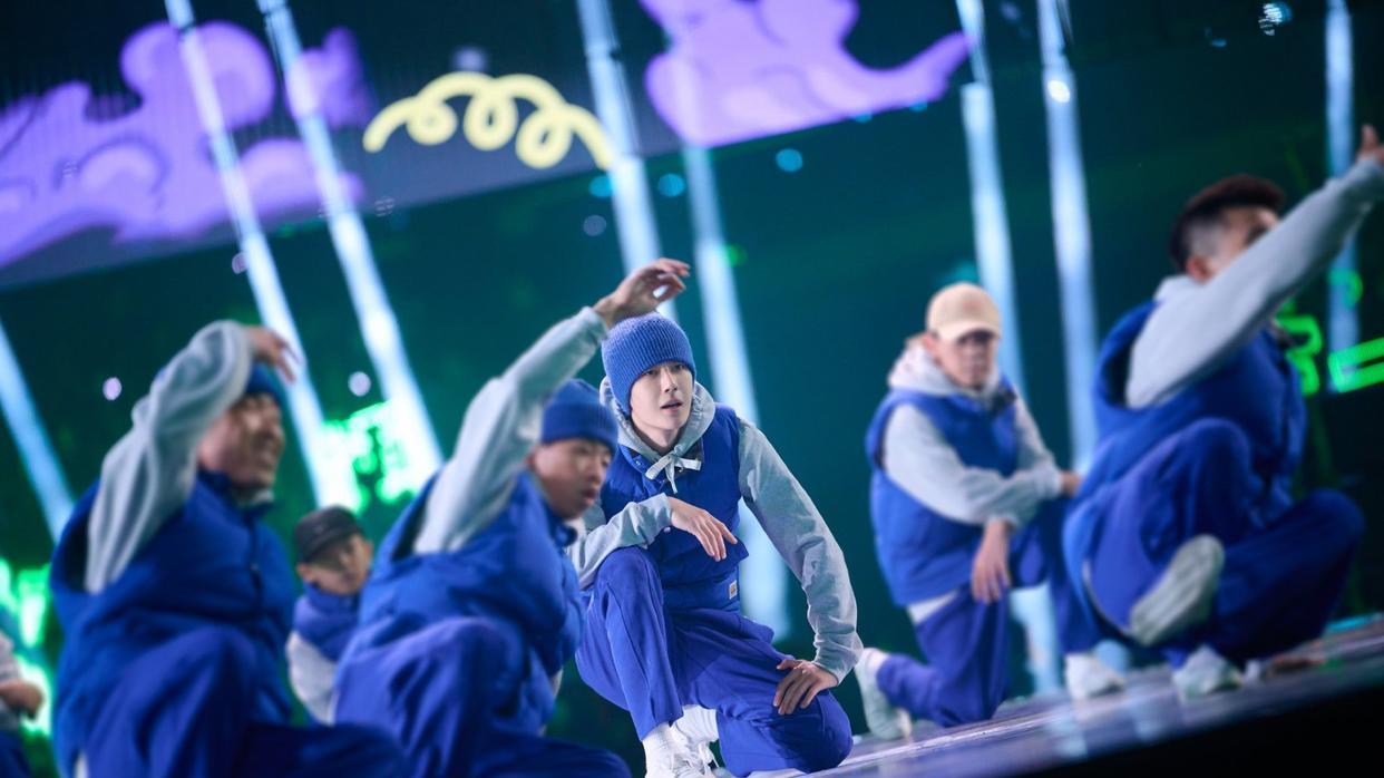 王一博|王一博短视频播放量破千亿，除带火了街舞，还有一个女明星