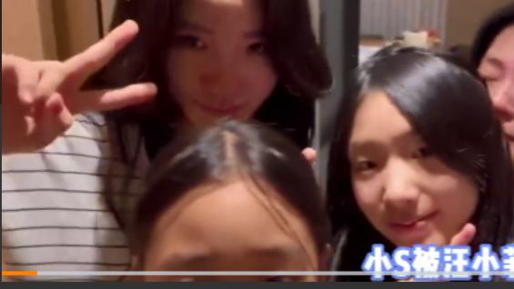 小S|被骂三天的小S终于在社交平台上露脸了，彼时的她再也没有了以往的高调