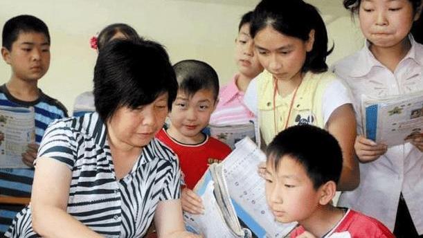 教师|“退休了可以补课吗”？相关部门回应来了，退休的老教师要了解下