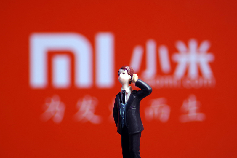 折叠屏|?  折叠屏手机两重天：vv溢价6000元抢破头，小米腰斩无人问