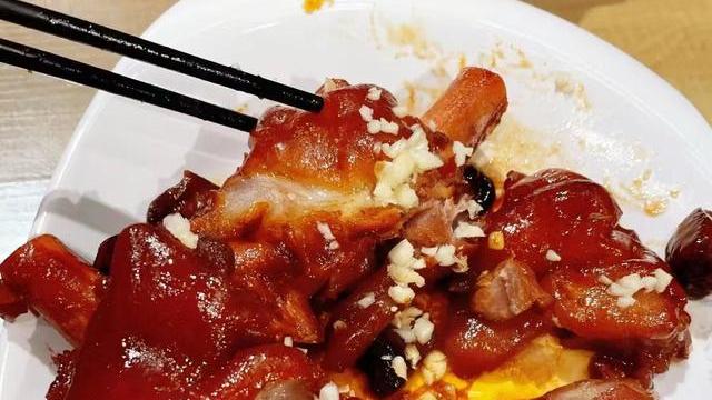 江西人|4个江西人去厦门旅游，点了6个菜，服务员再三确认，上完菜后愣了