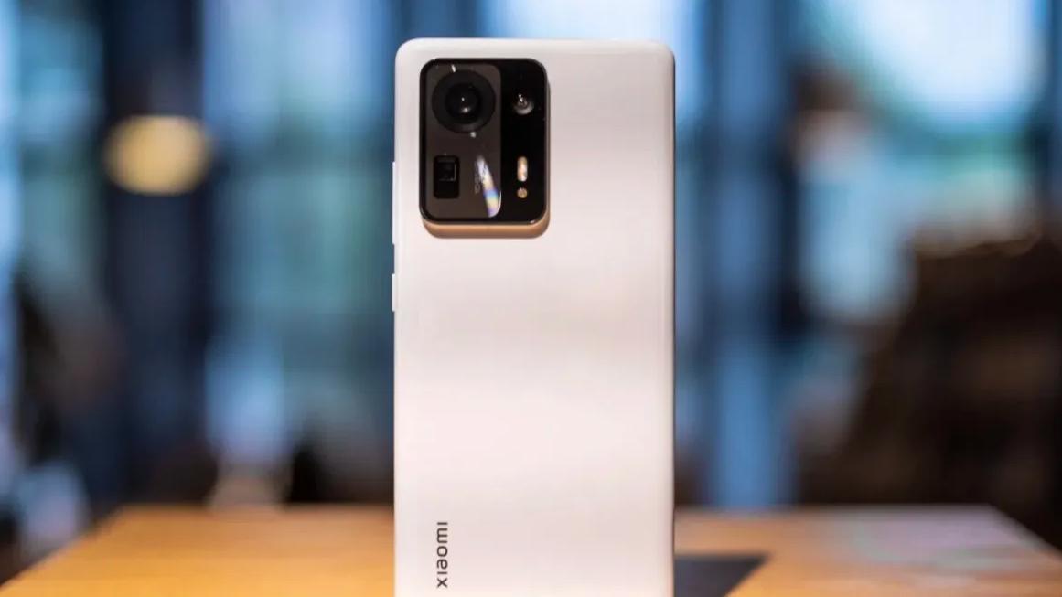 小米科技|跌价2000多元，120W+陶瓷机身，屏下镜头手机开启性价比模式