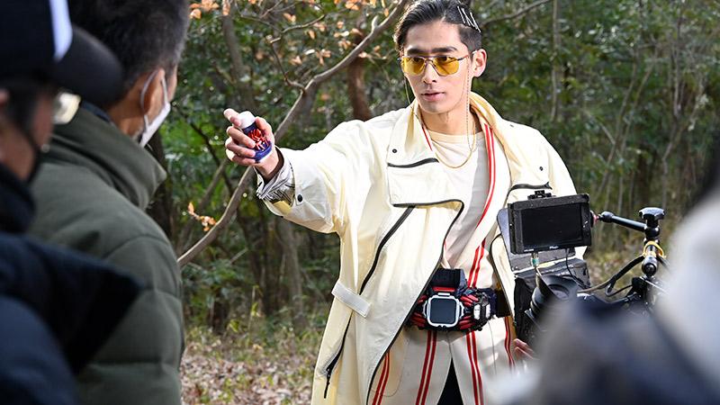 |假面骑士宇宙船最新访谈揭秘：狩崎是假面骑士demons初代变身者