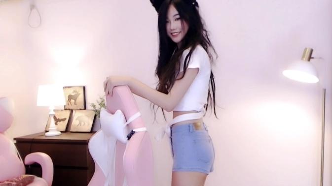 王者荣耀|新一届雷霆破军杯震撼来袭，王者首位女性职业选手甜甜柯首发登场