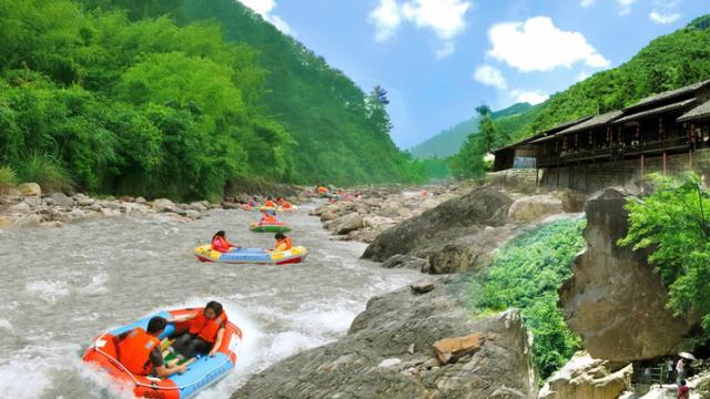 云南民族村|浙江一避暑胜地走红，3公里漂流吸引大量游客，风景优美值得一去