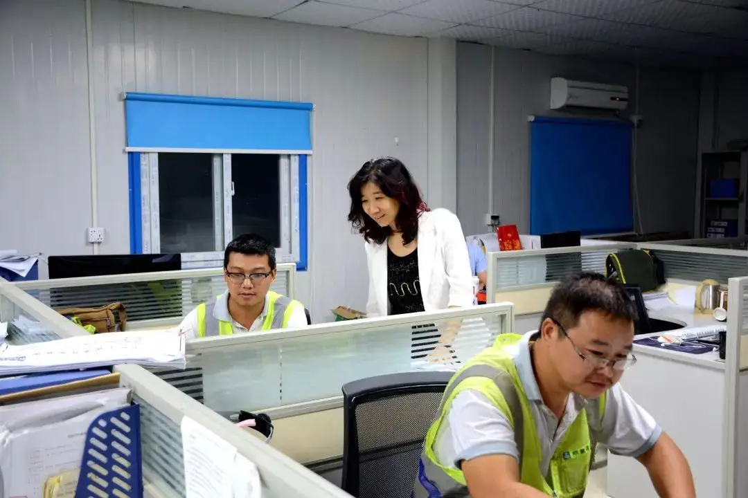 工地|工地一个月一万多和办公室一个月四五千，你会怎么选？