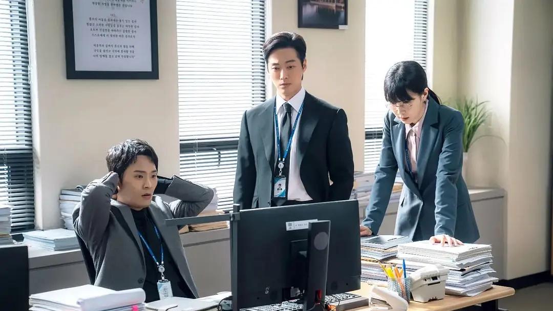 黑豹2|《千元律师》迎接大结局 南宫珉自招戴墨镜遮泪