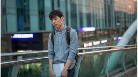 啃老|男子在家啃老18年，母亲急的嚎啕大哭，儿子：还没准备好