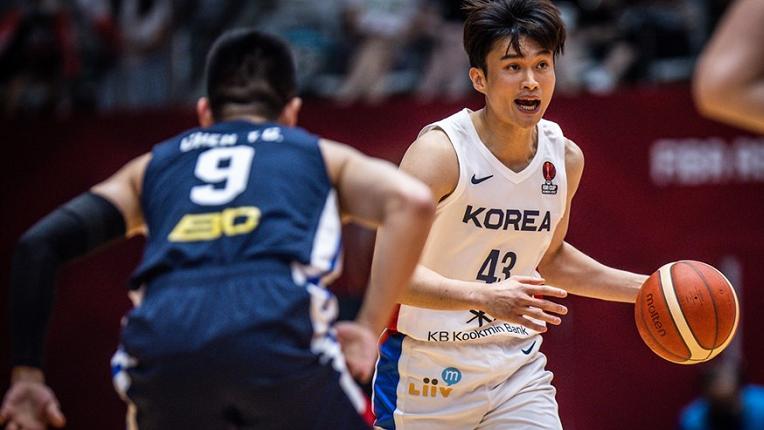 韩国队|升至第一！韩国队豪取两连胜，中国男篮利空：或无缘直通八强