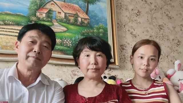 姚策|熊磊晒旧照，感慨人生！追忆过去，缅怀姚策，网友：磊磊要坚强