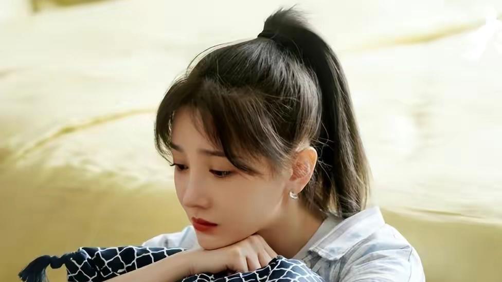 元英|《卿卿日常》女演员们现代装对比，元英惊艳，上官婧帅气