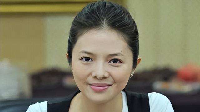 奥斯卡|央视主持文清：不想做主持人去演戏，却销声匿迹，还好家庭幸福